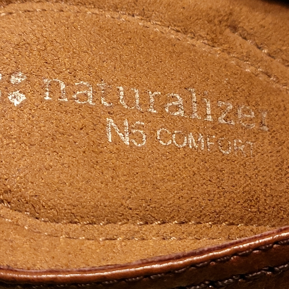 Naturalizer Clogs - Picture 5 of 6